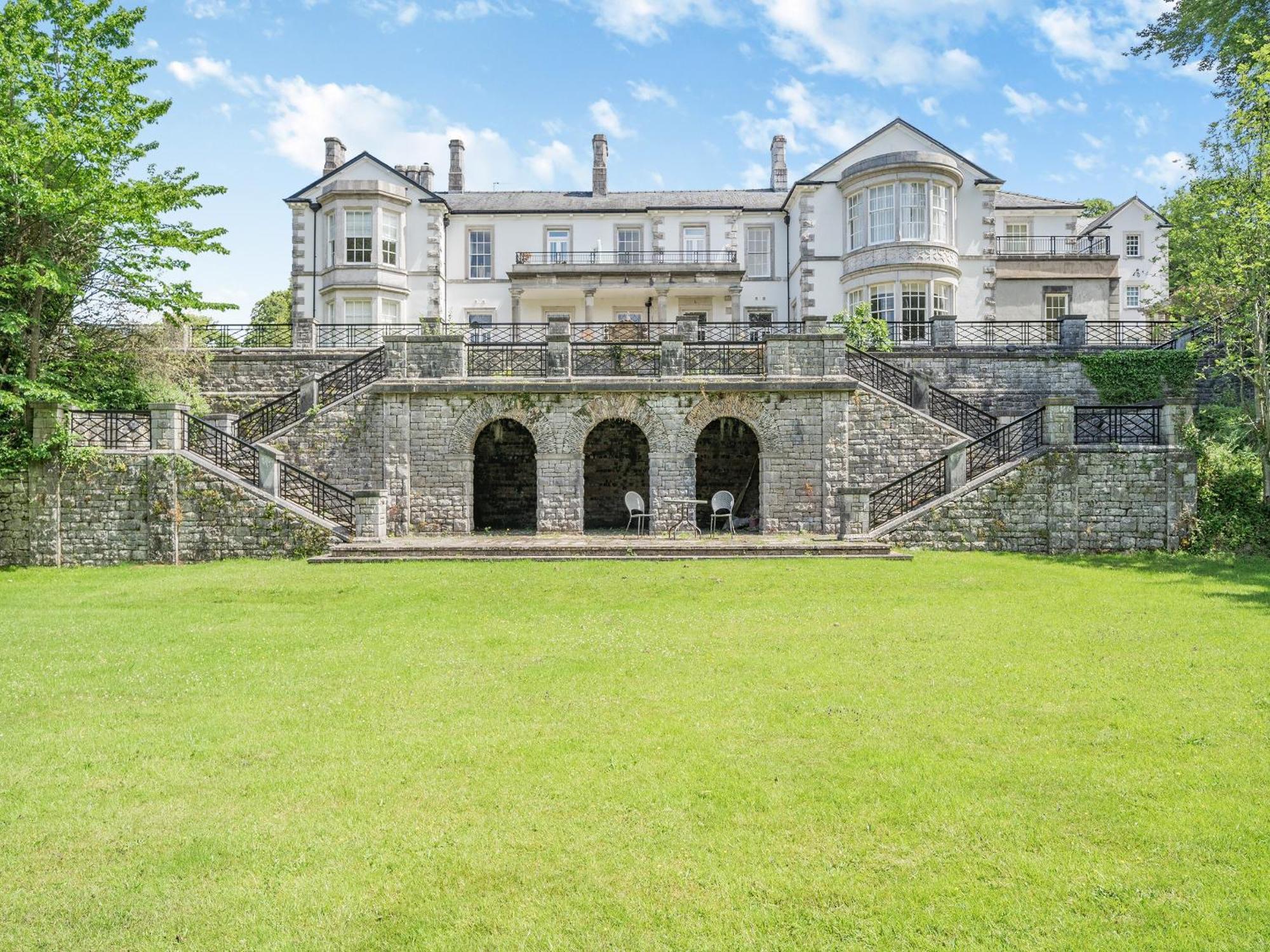 Apartment 14, Hazelwood Hall Silverdale  Exterior photo